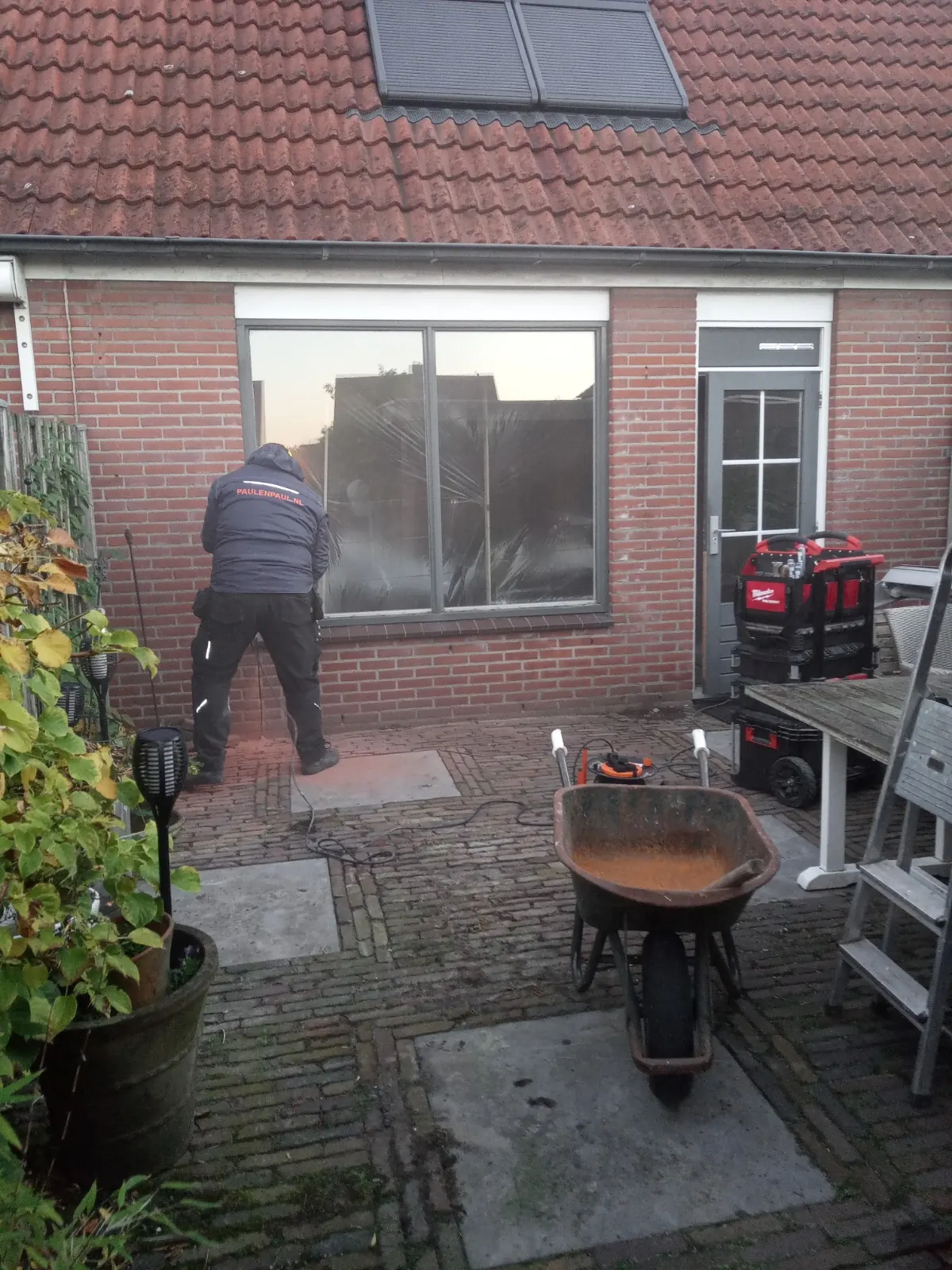 Achtergevel open, en er kwam licht voor terug